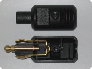 Stecker mit Lötkontakten (bis 8 Ampère belastbar)