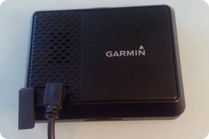 Die Rückseite vom Garmin Zumo 210