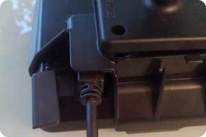 Der abgewinkelte Stecker vom OTG-Kabel passt