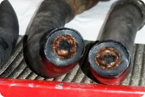 Aufgeschnitten: Die andere alte Bremsleitung