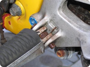 Mit Rost befallene Fußraste