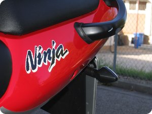 »Ninja«-Schriftzug der Kawasaki Ninja ZX-6R