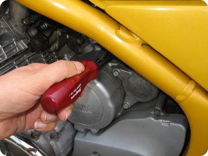 Entfernen des Benzinhahngriffs an der XJ 600 S/N