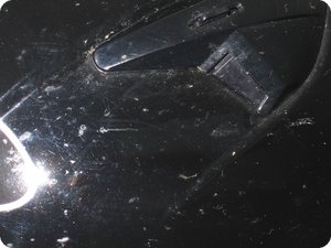 Verschmutzungen auf dem Helm