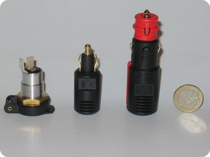 DIN ISO 4165 Buchse, Stecker und »Universalstecker«