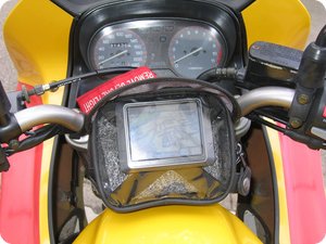 streetline GPS Tasche am Lenker einer XJ 600 S Diversion