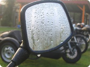 Tau am Spiegel meiner XJ 600 S Diversion