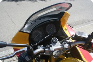 Cockpit der Yamaha XJ 600 S ('95)