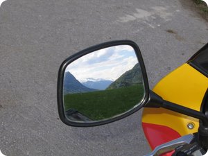Alpenpanorama im Rückspiegel
