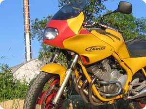 Optisch unauffällig an der XJ 600 S