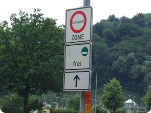 Beschilderung bei Esslingen: Nur noch »grün« (2012)