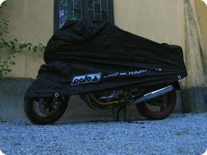Spannt schon hinten am Topcaseträger