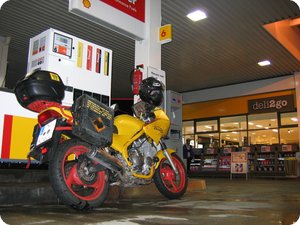Shell Tankstelle in Pettnau (Österreich)