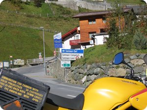 Beschilderung nach Samnaun