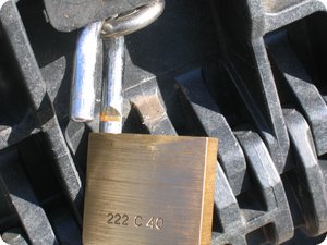 Abrieb vom Schloss am Koffer