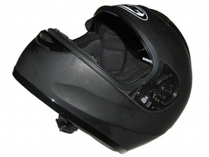 Helm mit nachgerüstetem Sunax Blendschutz