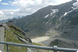 Blick hinunter auf Pasterze/Sandersee