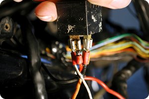 Abblendlicht direkt an der Batterie