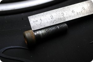 30 mm Gewinde an der originalen Schraube