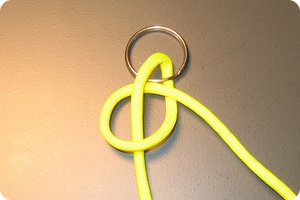 Ring mittels Schlaufe verknoten