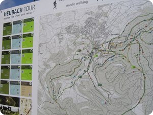 Schöne und große Orientierungskarten haben sie ja