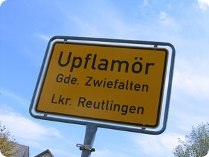 Ortsschild von Upflamör
