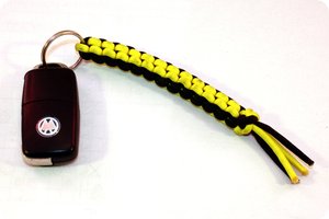 Schlüsselanhänger (Lanyard) aus Paracord 550