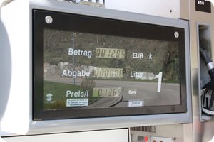 Kurvenreflexion mit Betankungsinformation