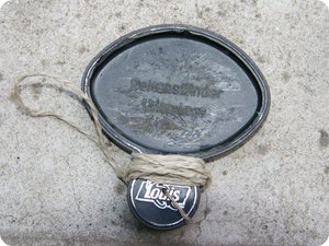Seitenständerunterlage mit Paketschnur