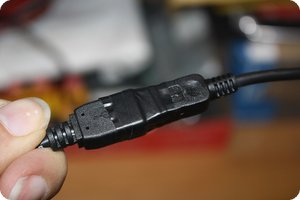 »Anti-Rutsch-Sicherung« (USB-A Stecker und Buchse)