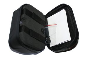 Blick ins geöffnete Navi Case Pro M