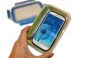 Samsung Galaxy S3 in der Frischhaltedose
