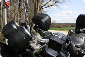 Navi Case Pro M an Suzuki GSF 1200