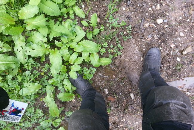 Dreck an den Stiefeln – verliert sich aber unterwegs