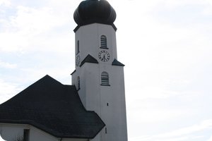 Blick auf die Uhr in Sulzberg: Schon 17:35 Uhr