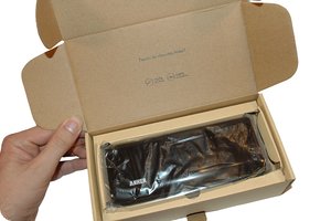 Nach dem Öffnen: Blick auf die Power Bank in Folie