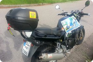 Leider »mit Weichzeichner« (Fettfinger auf Linse)