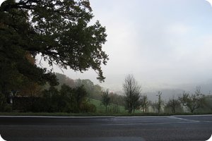 Bei Rechberg kämpft sich die Sonne durch die Wolken