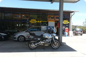 Erster Tankstopp mit der BMW R 1150 GS