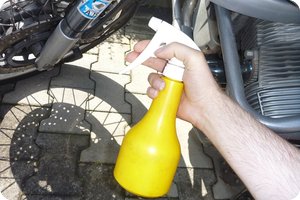 Erstes Reinigungsmittel: Wasser