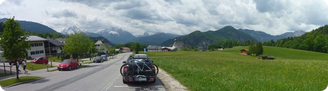 Panorama an (beziehungsweise auf) der Obersalzbergstraße