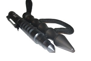 Vergleich der Spitzen von »Tactical Pen« und Kubotan