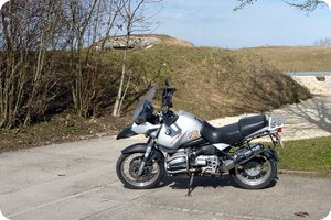 Monierbeobachtungsstand von 1903/04 mit Motorrad