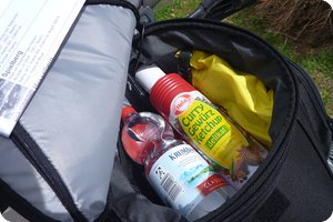 Mineralwasser, Nachweisposter und Powerbank