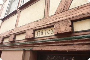 Alles rot – auch die Balken