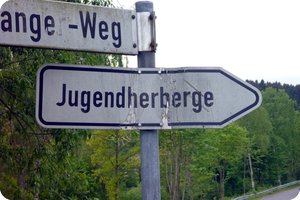 Gut ausgeschildert: »Jugendherberge«