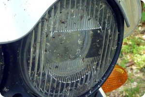 Auf dem Scheinwerfer sieht es nicht besser aus