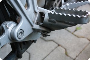 Die Feder sitzt »in der Raste«