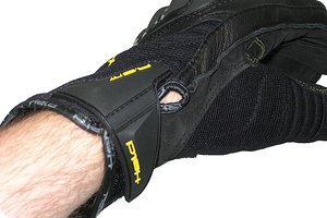 Abstreifschutz: Ein Riegel mit Klettverschluss
