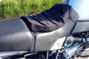 So sitzt das Kissen auf der R 1150 GS